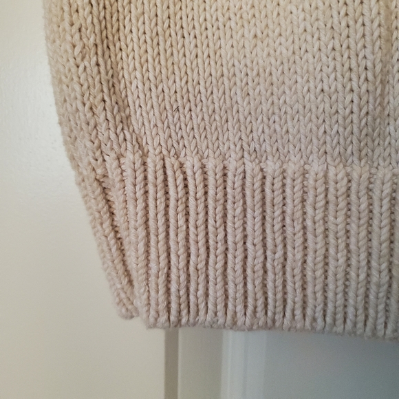 💲OLD🔖LOFT knit top - Donate 3/8 - Picture 4 of 5